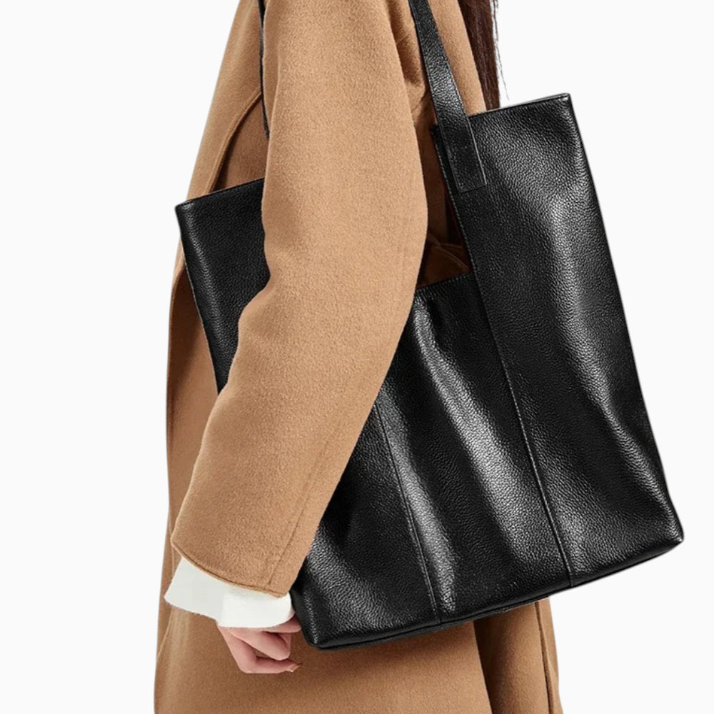 Sac cabas minimaliste en cuir pour femme, modèle Cannes d'Élégance Cuir, alliant design élégant et savoir-faire de qualité.