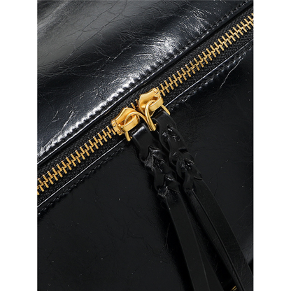Sac à main femme en cuir noir Élégance Cuir, élégant sac à main avec poignées, détails sophistiqués et finition en cuir.
