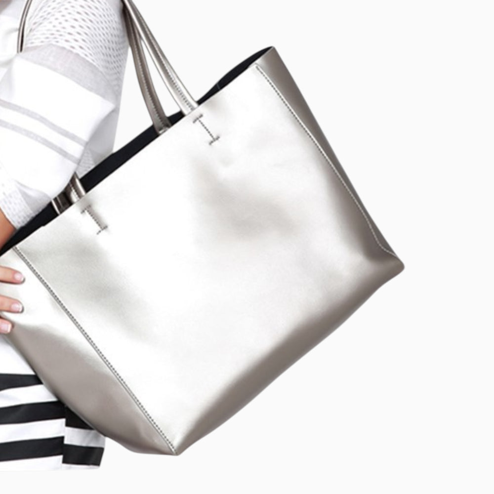 Cabas en cuir pour femme Élégance Cuir, modèle Paris avec compartiment zippé, vue de face sur fond neutre.