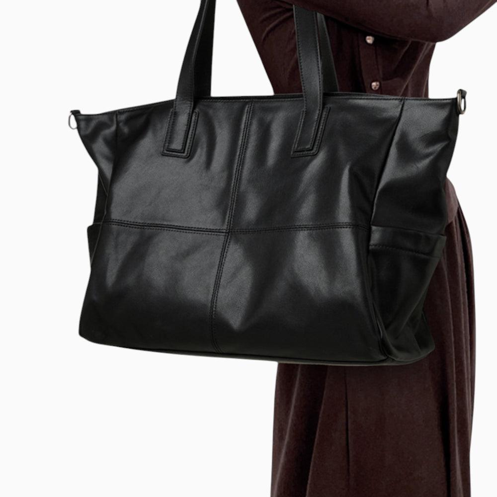 Grand format sac à main en cuir pour femme élégant modèle La Prestance d'Élégance Cuir, idéal pour le travail, mannequin 