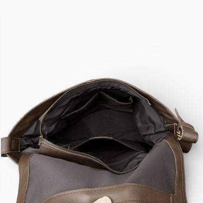 Grand format souple sac à main en cuir pour femme modèle La Distinction de la marque Élégance Cuir, intérieur marron foncé