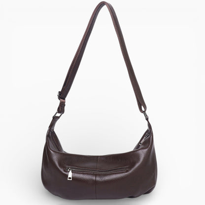 Grand sac banane en cuir marron foncé pour femme, modèle Rubis de la marque Élégance Cuir, vue de dos