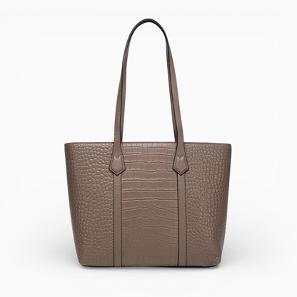 Grand sac cabas en cuir marron pour femme, modèle Versailles de la marque Élégance Cuir, avec spacieux compartiment.