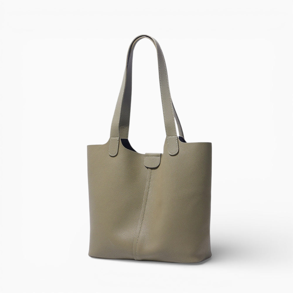 Grand sac cabas en cuir pour femme modèle Toulouse, de la marque Élégance Cuir, avec une texture élégante et spacieuse.