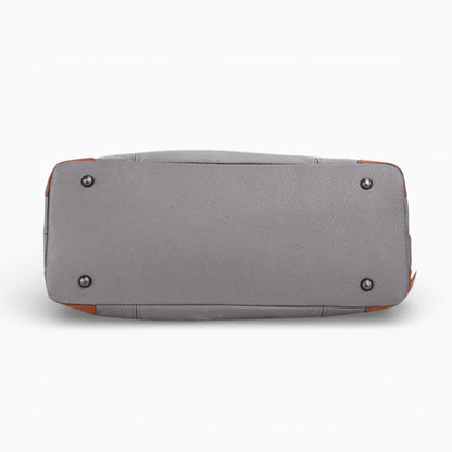 Grand sac à main en cuir pour femme, modèle La Victoire par Élégance Cuir, vue du bas