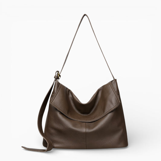 Grand sac à main en cuir souple pour femme, modèle La Distinction de la marque Élégance Cuir, vue de face marron foncé