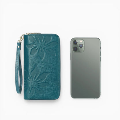 Portefeuille femme en cuir de la marque Élégance Cuir, modèle Fleur Élégante, adapté smartphone.