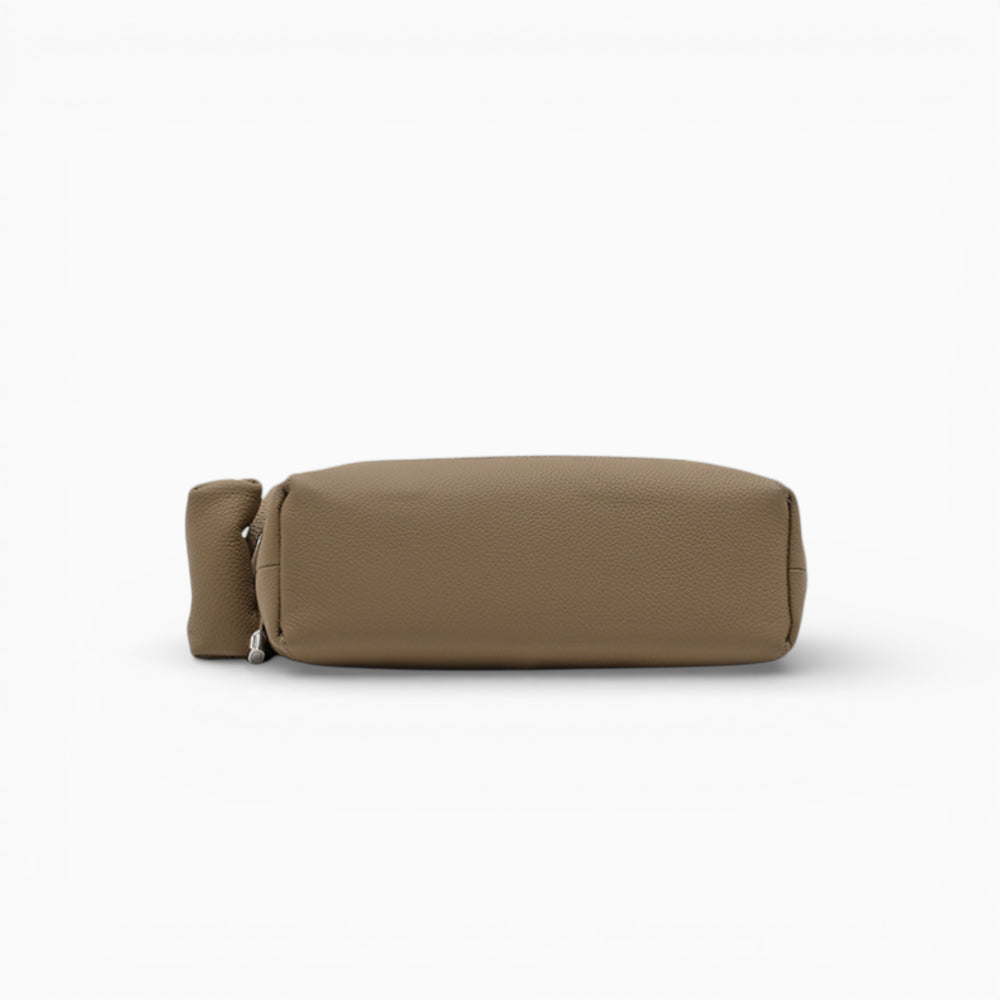 Sac bandoulière en cuir hobo pour femme modèle Sophie de la marque Élégance Cuir, vue de dessous
