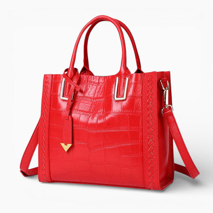 Grand sac cabas en cuir rouge pour femme, modèle Nantes de la marque Élégance Cuir, vue de côté.