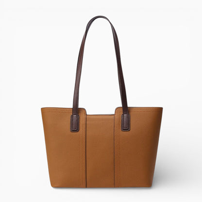 Sac cabas en cuir caramel pour femme, modèle horizontal Monaco, vue de face avec anses et détails élégants.