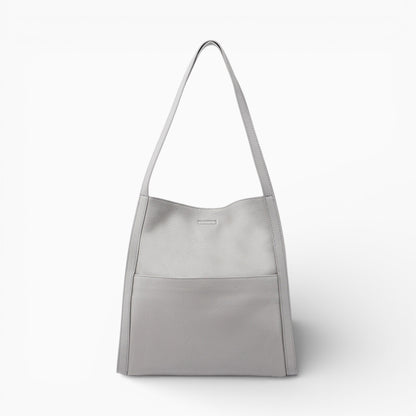 Sac cabas en cuir souple gris pour femme modèle Lyon d'Élégance Cuir, vue de face.