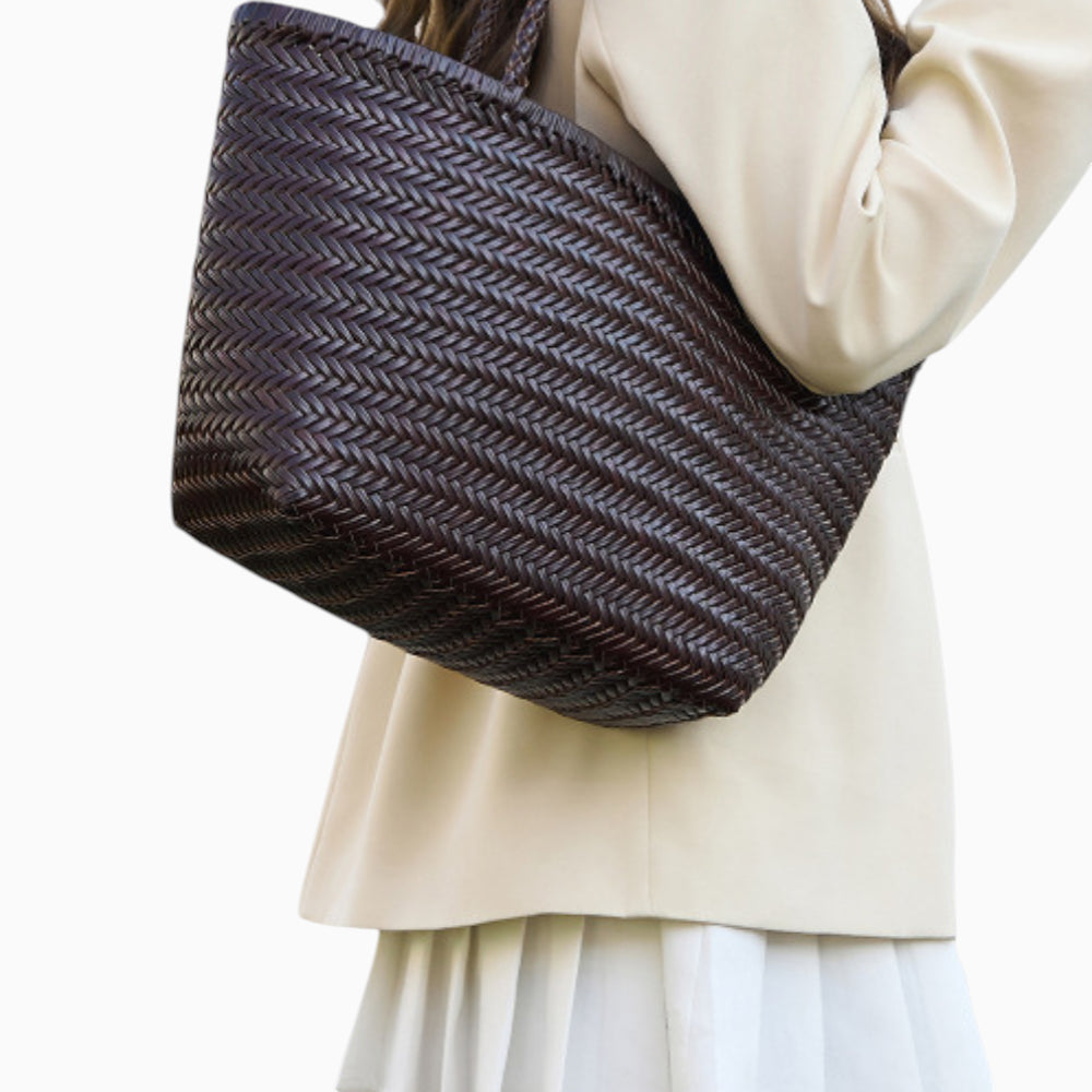 Sac cabas en cuir structuré pour femme modèle Nice de la marque Élégance Cuir, avec anses et finition soignée.