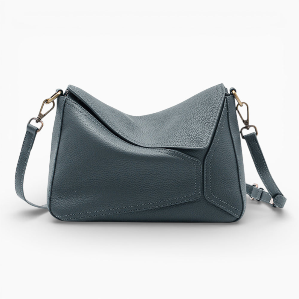Sac bandoulière en cuir bleu ardoise pour femme modèle Juliette de la marque Élégance Cuir, vu de face.