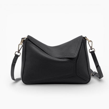 Sac bandoulière en cuir noir pour femme modèle Juliette d'Élégance Cuir, vu de face avec détails raffinés.