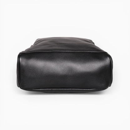 Sac à dos en cuir pour homme, modèle Le Boss, design moderne et professionnel, vue de bas noir
