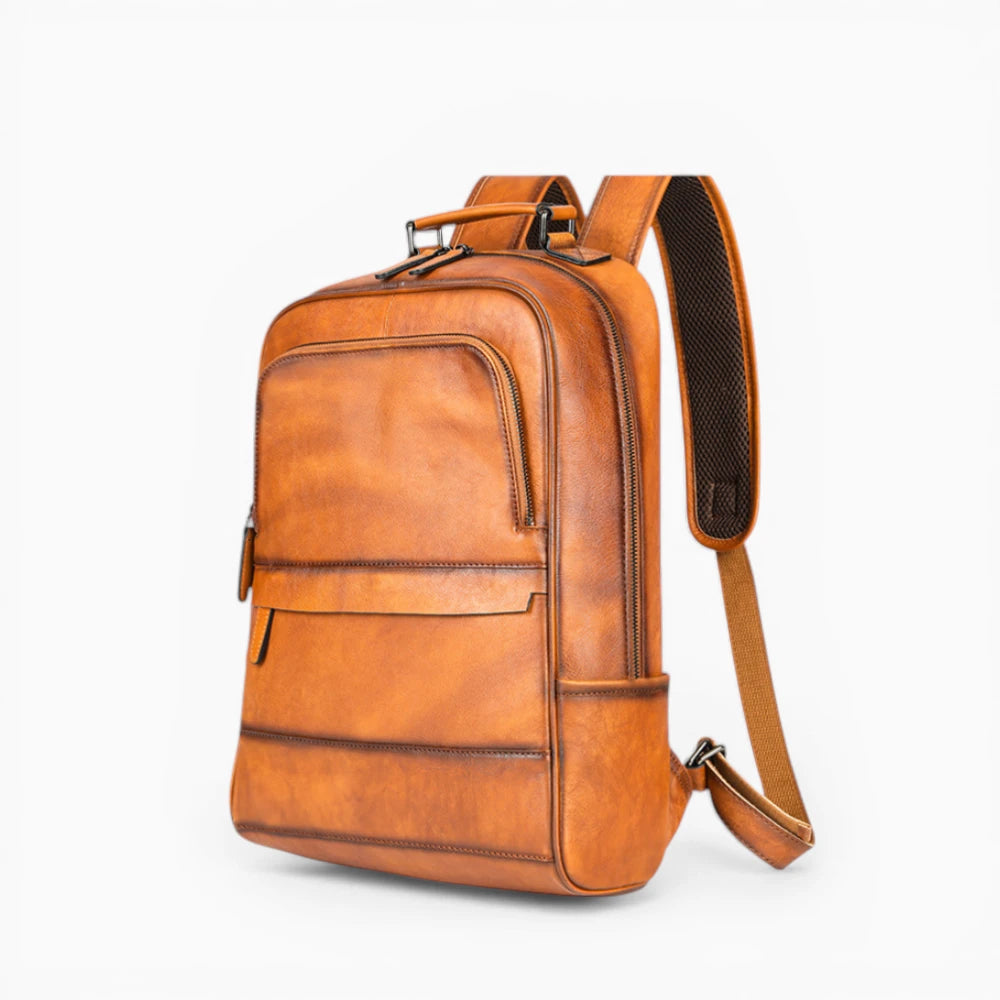 Sac à dos en cuir pour homme, modèle Titan d'Élégance Cuir, caramel vue de coté