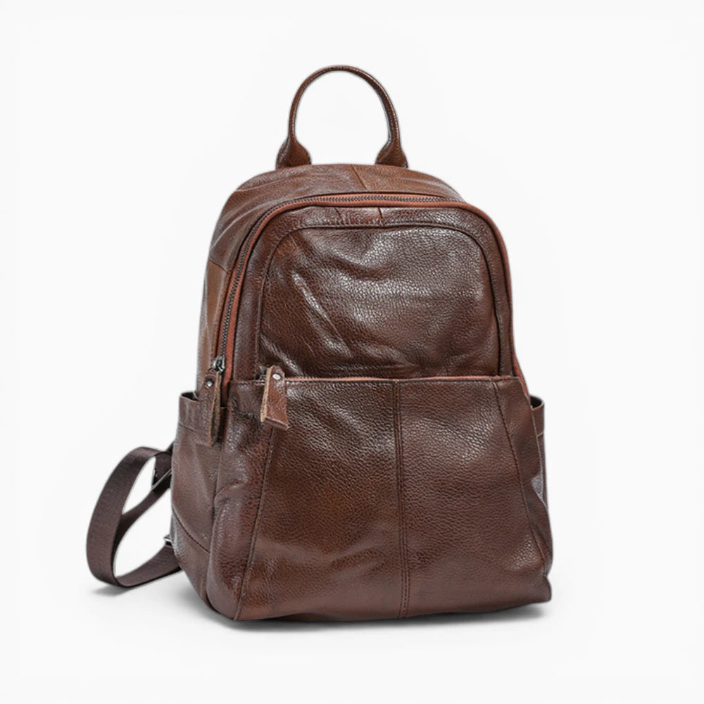 Sac à dos vintage en cuir pour homme, modèle Le Fondateur d'Élégance Cuir, vue de coté