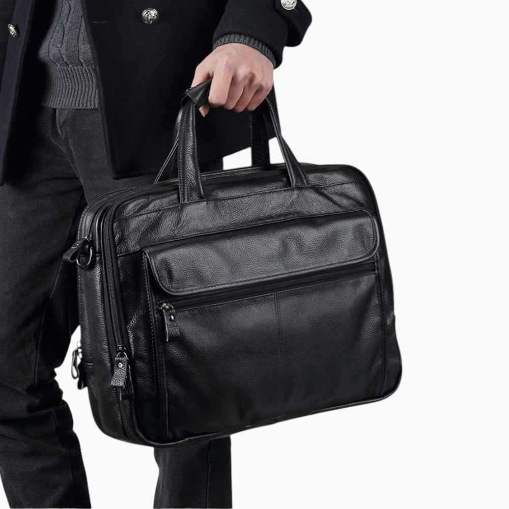Sac en cuir bandoulière pour homme L’Élégant d'Élégance Cuir, vue mannequin 1