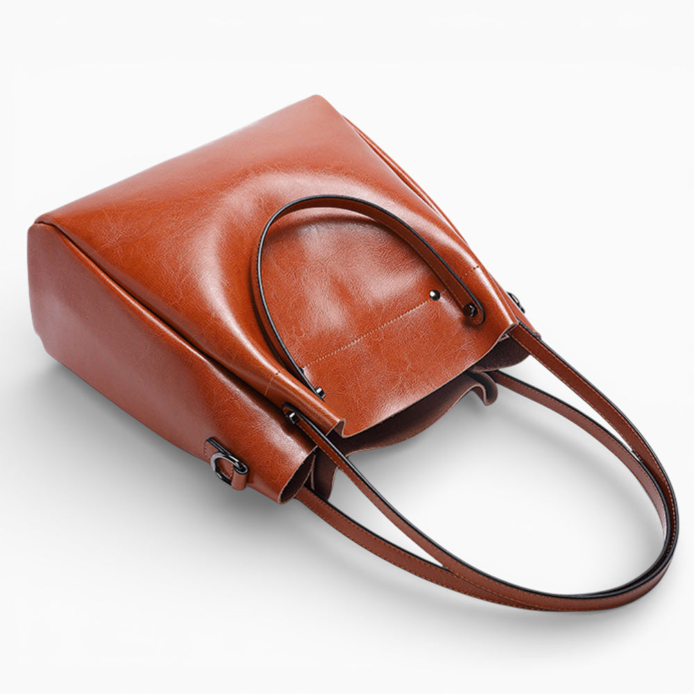 Grand format structuré sac à main en cuir caramel modèle La Magistrale de la marque Élégance Cuir.