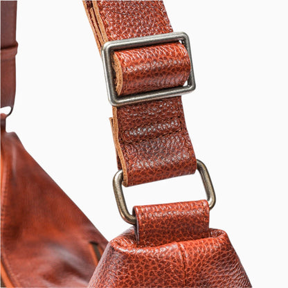 Sac à main en cuir pour femme, modèle Belle Époque d'Élégance Cuir, vue bandoulière