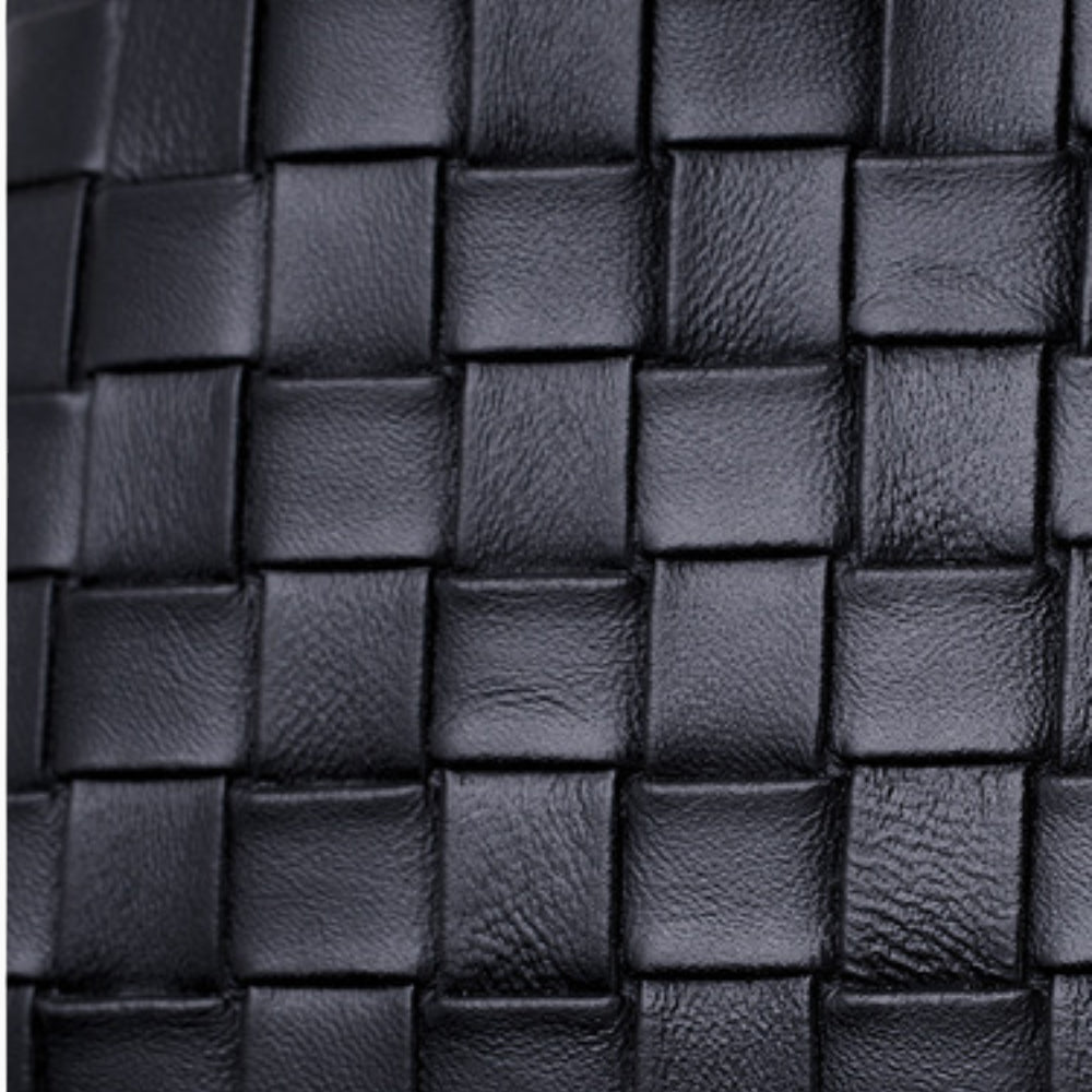 Sac à main en cuir tressé pour femme, modèle Parisienne de la marque Élégance Cuir, noir vue zoomé cuir