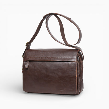 Sac ordinateur en cuir pour homme, modèle Le Citadin de la marque Élégance Cuir, avec bandoulière élégante, vue de coté