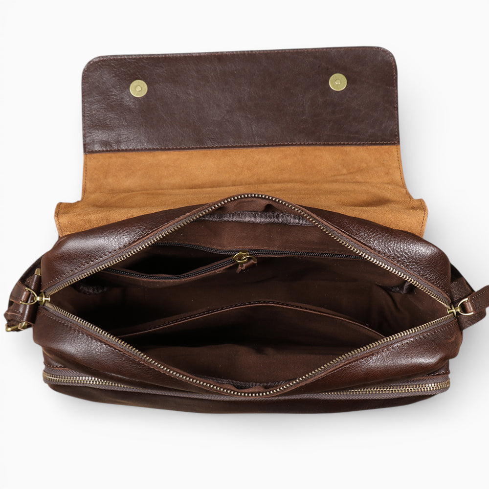 Sac ordinateur homme en cuir bandoulière modèle Le Citadin de la marque Élégance Cuir, vue intérieure 1