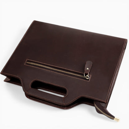 Sac ordinateur homme en cuir Élégance Cuir avec poignée intégrée et bandoulière, modèle Président, marron foncé en vue latérale couchée