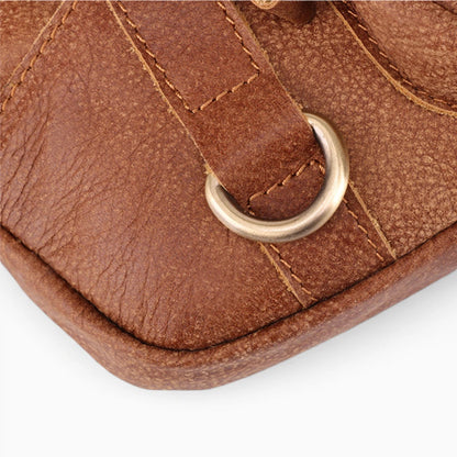 Sacoche bandoulière en cuir pour homme modèle Atlas avec poches zippées, couleur marron, de la marque Élégance Cuir.