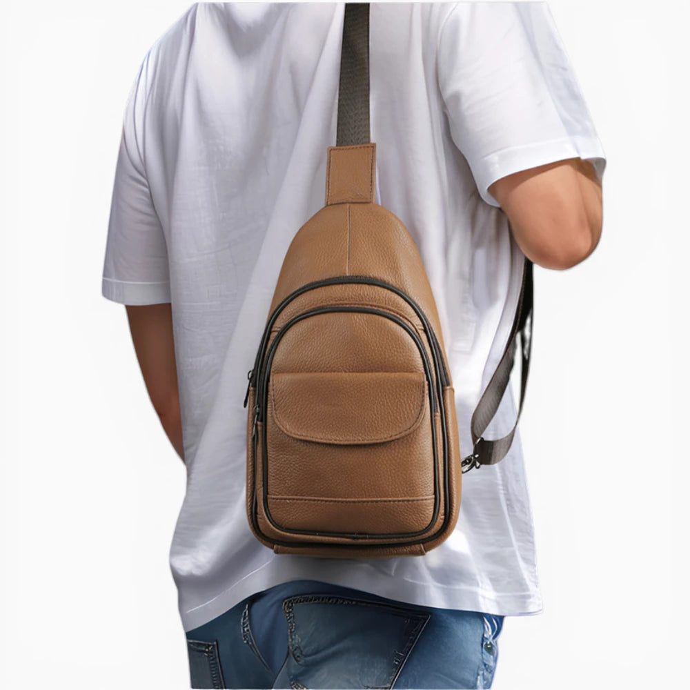 Sacoche bandoulière homme en cuir Prestige avec poche zippée, marron mannequin 2