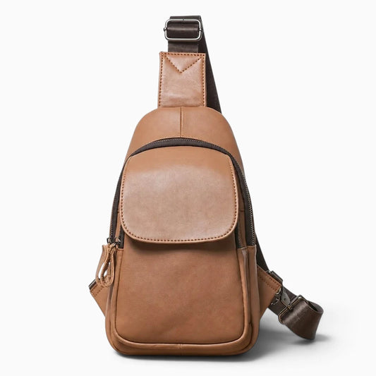 Sacoche homme en cuir véritable de luxe avec bandoulière, design élégant, portée sur la poitrine, par Élégance Cuir.