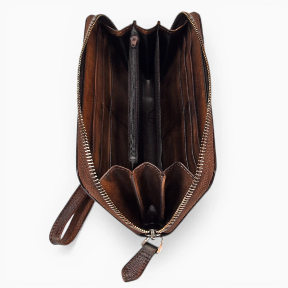 Intérieur portefeuille femme cuir marron foncé avec compartiments et fermeture zip