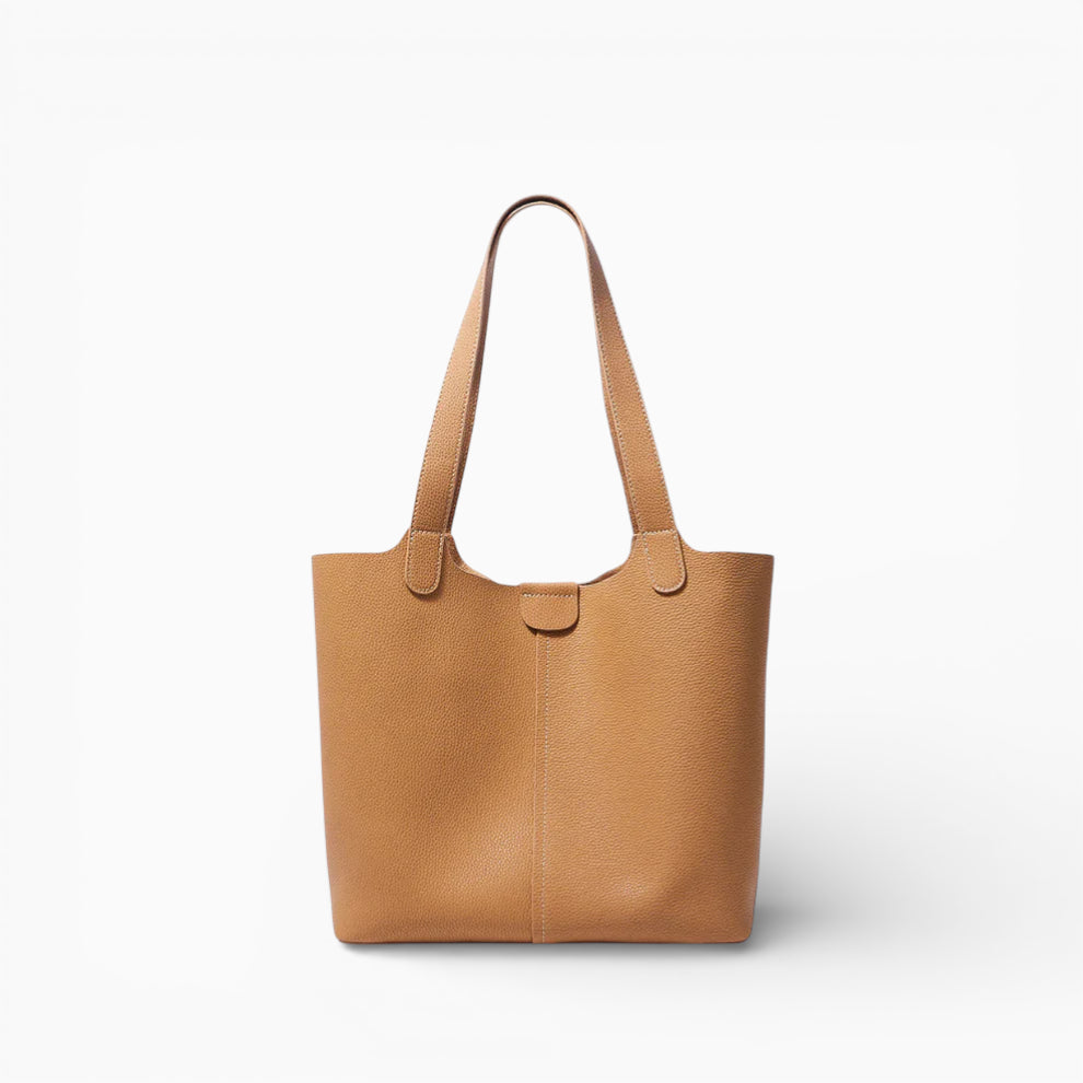 Grand sac cabas en cuir camel pour femme, modèle Toulouse de la marque Élégance Cuir, avec anses et finitions élégantes.