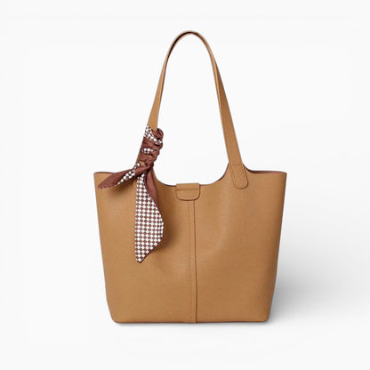 Grand sac cabas en cuir camel pour femme, modèle Toulouse de la marque Élégance Cuir, vue de face.