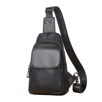 Sacoche homme Le Dandy en cuir véritable noir, vue de trois quarts