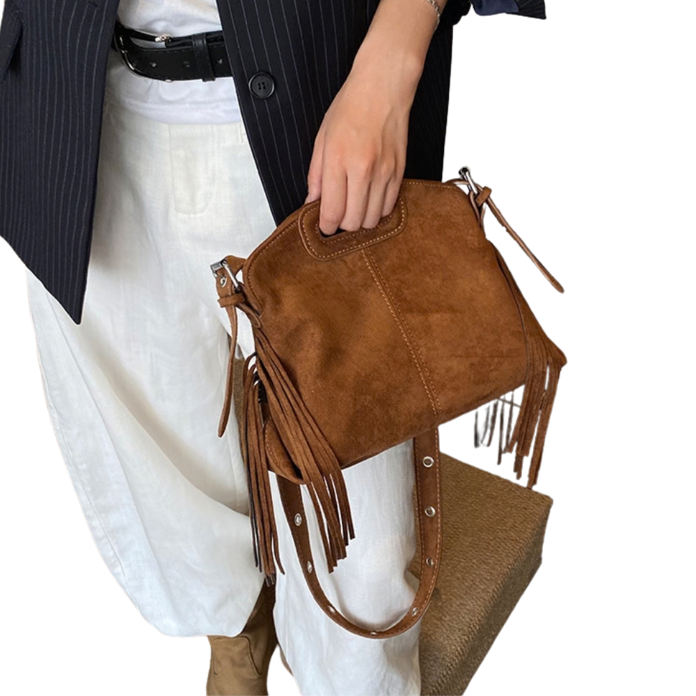 Sac Solène camel tenu à la main par sa poignée intégrée